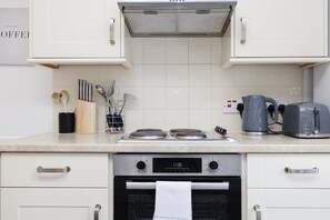 House, 1 Bedroom | Private kitchen - JOIVY Beautiful 2-Br Mews Home, Near Princes Street (Edinburgh)