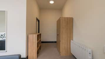 Deluxe tweepersoonskamer, 1 slaapkamer | Een bureau, gratis wifi, beddengoed