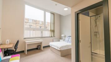 Deluxe Double Room, 1 Bedroom | Desk, iron/ironing board, free WiFi, bed sheets