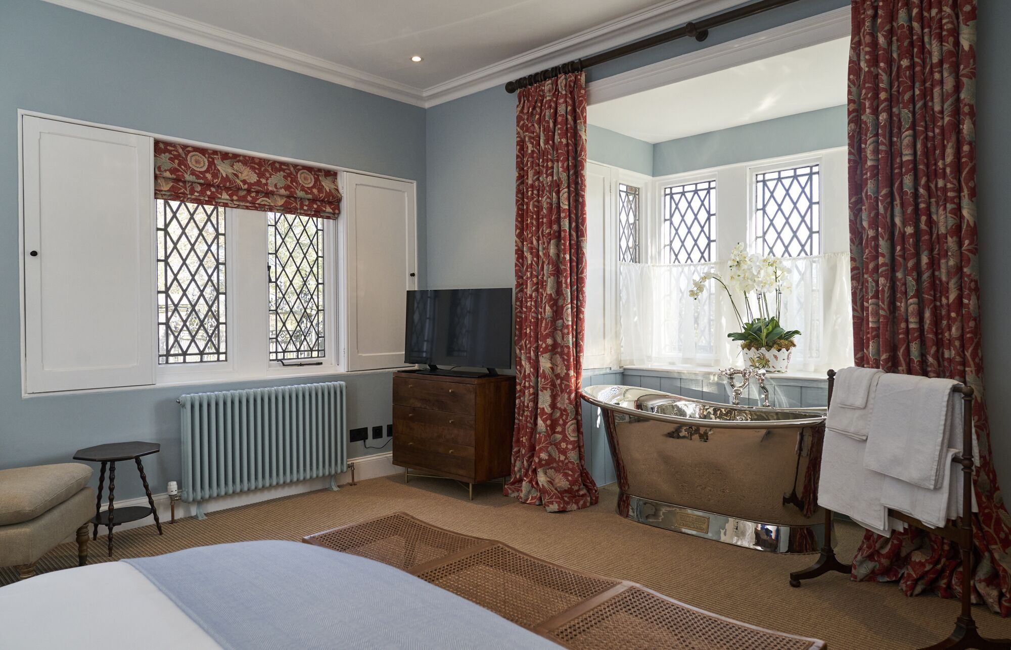 Apartment, 2 Bedrooms | 2 bedrooms, laptop workspace, iron/ironing board, free WiFi