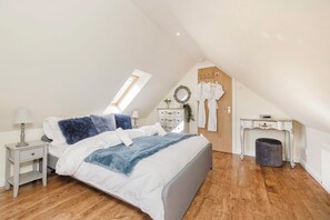 Cottage, 2 Bedrooms, Hot Tub | 2 bedrooms, iron/ironing board, free WiFi, bed sheets - JOIVY Greenknowes Cottage W/ Hot Tub & Fireplace (Kelty)