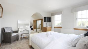 House, Hot Tub | 7 bedrooms, iron/ironing board, free cots/infant beds, free WiFi