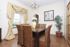 Dining room - JOIVY Greenknowes Estate With Hot Tub And Bar (Kelty)