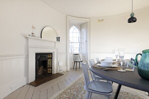 House, 2 Bedrooms | Dining room - JOIVY Observatory House (Edinburgh)