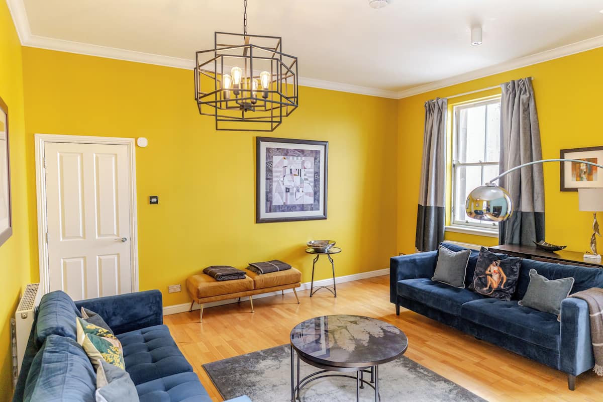 Deluxe Apartment, 3 Bedrooms, Non Smoking, 2 Bathrooms | Laptop workspace, iron/ironing board, free WiFi, bed sheets