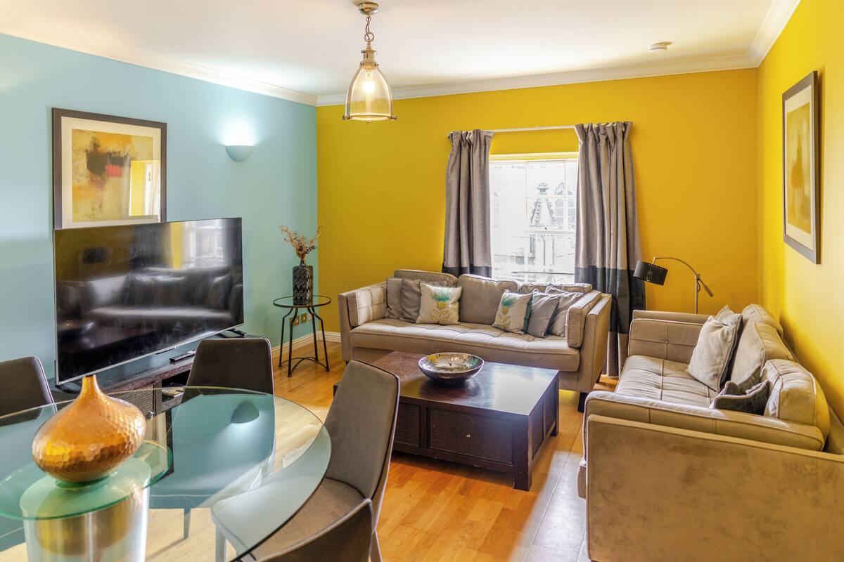 Apartment, 3 Bedrooms, Non Smoking, City View | Laptop workspace, iron/ironing board, WiFi (free), bed sheets