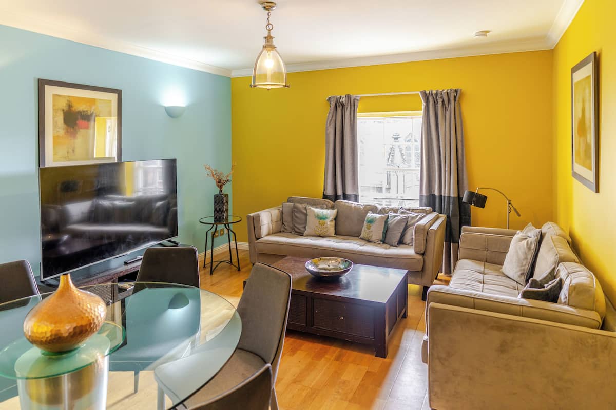 Apartment, 3 Bedrooms, Non Smoking, City View | Laptop workspace, iron/ironing board, free WiFi, bed sheets