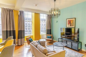 아파트, 침실 1개, 주방, 시내 전망 | 노트북 작업 공간, 다리미/다리미판, 무료 WiFi, 침대 시트