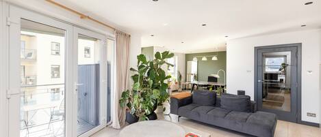 2 habitaciones, escritorio, tabla de planchar con plancha y wifi gratis