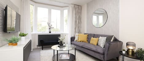 Apartment, 1 Bedroom | Living area