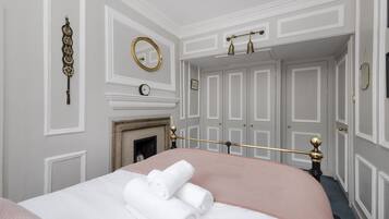 3 bedrooms, desk, laptop workspace, iron/ironing board