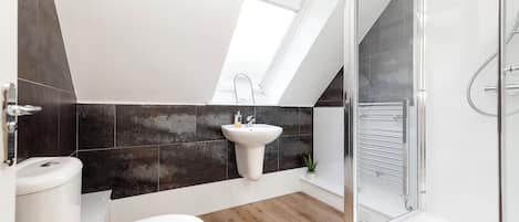 Apartment, 1 Bedroom | Bathroom