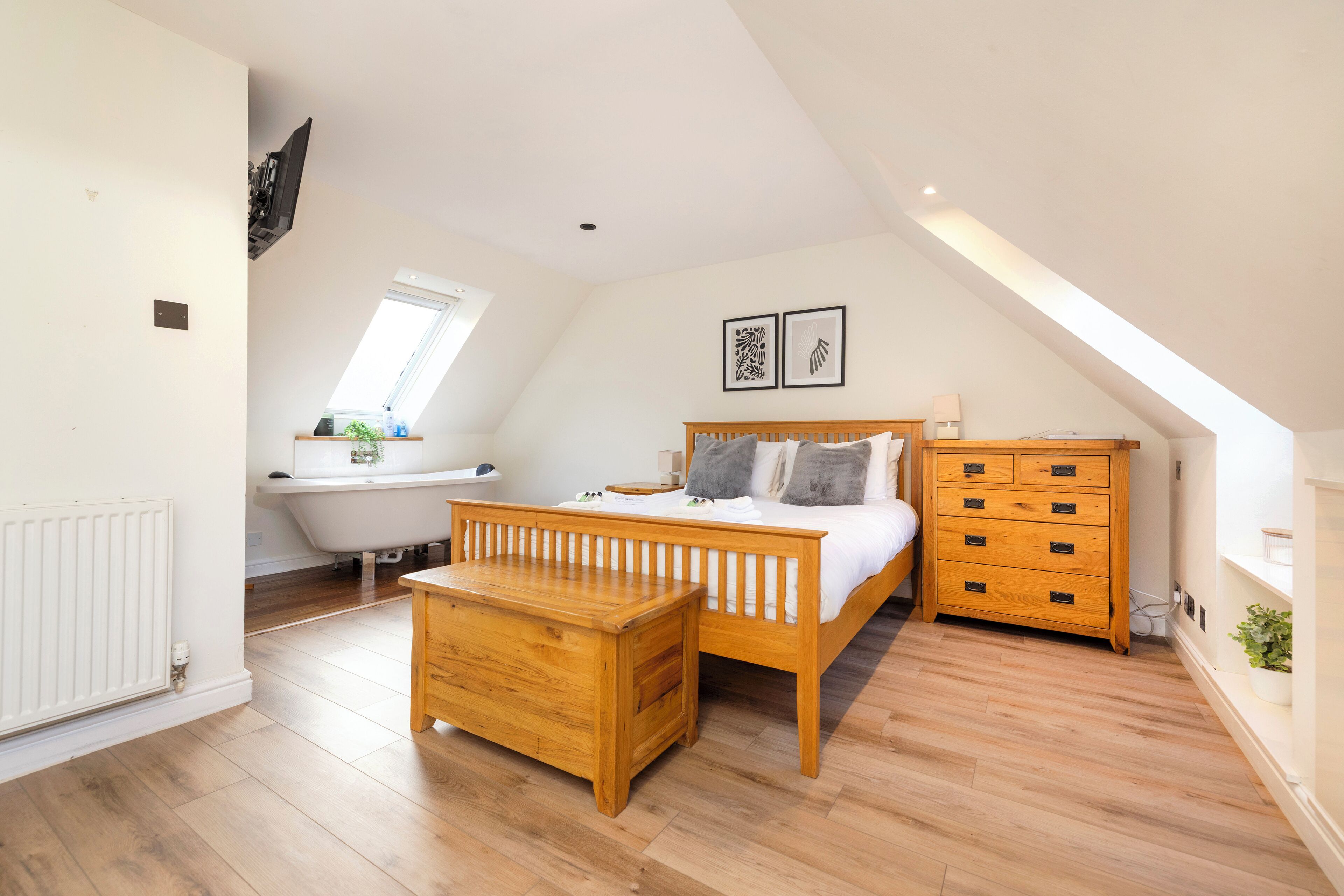 Apartment, 1 Bedroom | 1 bedroom, iron/ironing board, free WiFi, bed sheets