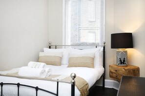 Apartment, 1 Bedroom | 1 bedroom, desk, laptop workspace, iron/ironing board - JOIVY Modern 1-Br Apt W/ Communal Terrace In Trendy Stockbridge (Edinburgh)