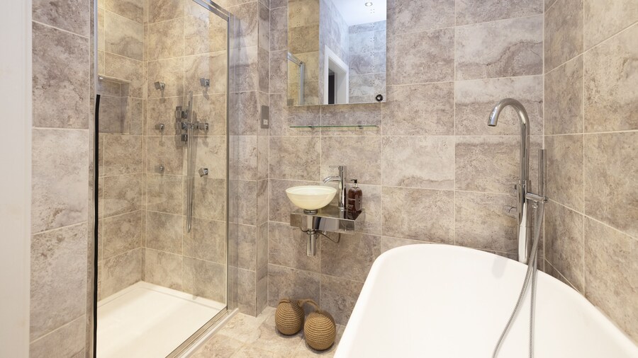 JOIVY Charming 2-Bed Flat Near Edinburgh Castle
