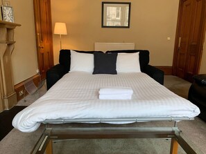 Appartement, 1 chambre | 1 chambre, fer et planche à repasser, lit parapluie, Wi-Fi gratuit
