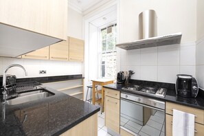 Apartment, 1 Bedroom, Patio | Private kitchen