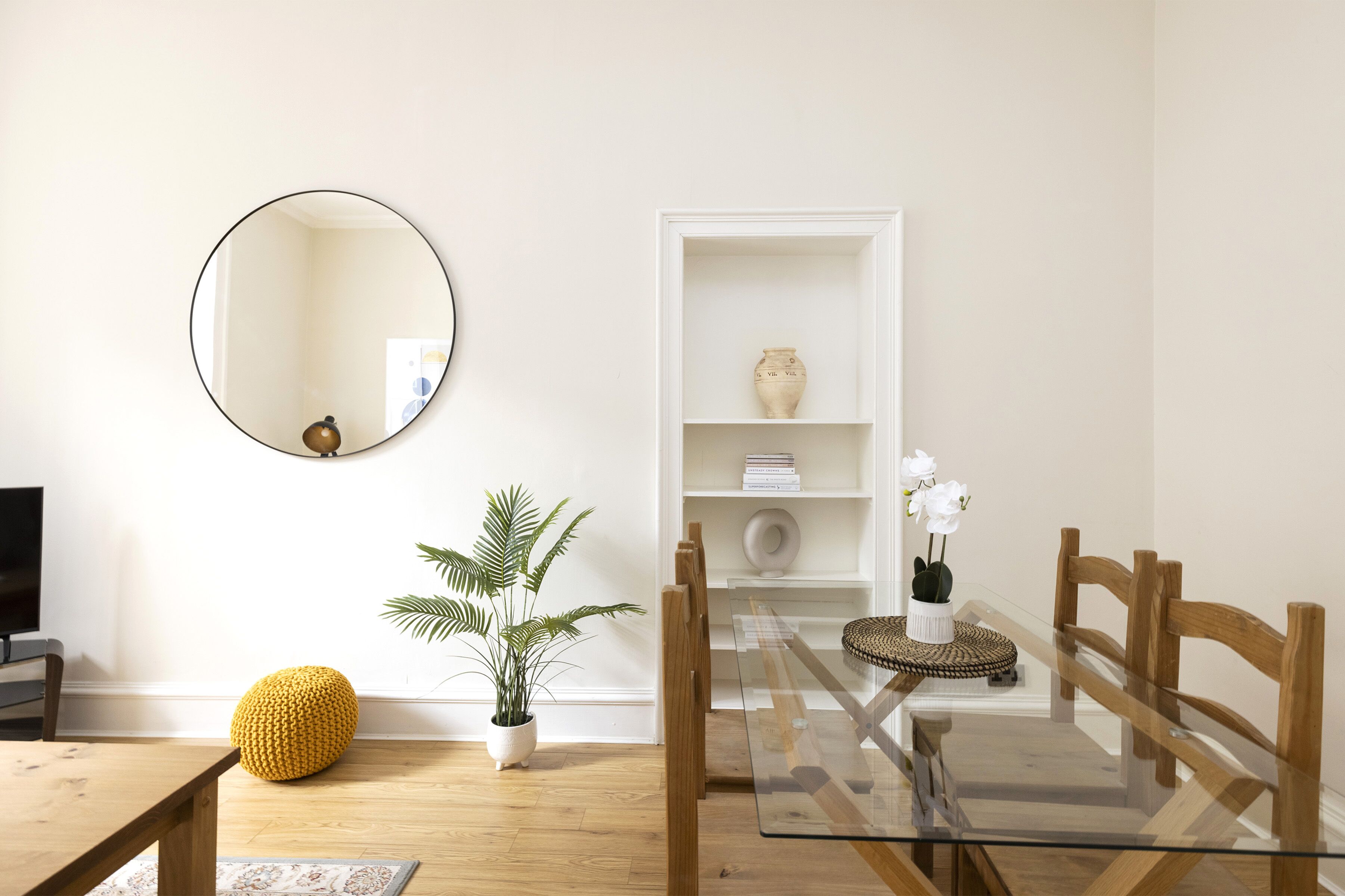 Apartamento, 1 habitación, patio | Zona de estar | Una televisión