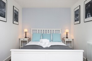 Apartamento, 1 habitación, balcón | 1 dormitorio, escritorio, tabla de planchar con plancha y wifi gratis