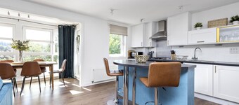 JOIVY Stunning 2-Bed Flat W/ Free Parking