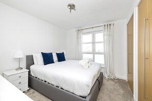 Apartment, 2 Bedrooms | 2 bedrooms, laptop workspace, iron/ironing board, free WiFi - JOIVY Stunning 2-Bed Flat W/ Free Parking (Edinburgh)