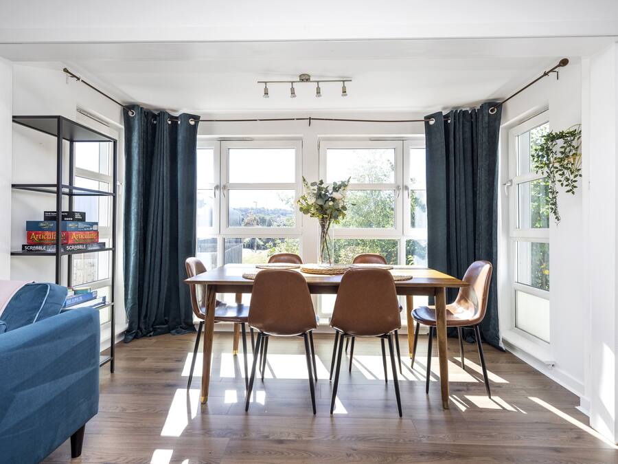 Apartment, 2 Schlafzimmer | Essbereich im Zimmer