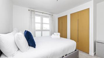 Apartment, 2 Bedrooms | 2 bedrooms, laptop workspace, iron/ironing board, free WiFi