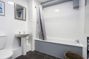 Apartment, 1 Bedroom | Bathroom