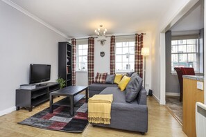 Apartment, 1 Schlafzimmer | Wohnbereich | Fernseher