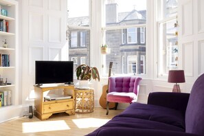 Departamento, 1 habitación | Área de sala de estar | Televisión 