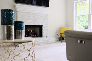 Interior - Spacious, Relaxed 5 Bedroom Getaway (LILBURN)