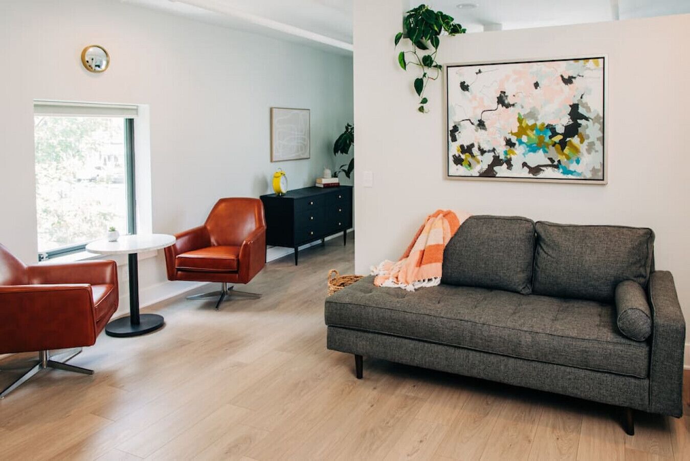 Market #10 · Stellar Suites | Queen of Nulu | Boutique Hotel
