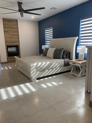 5 bedrooms, desk, travel cot, free WiFi