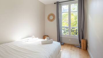 1 bedroom, internet, bed sheets