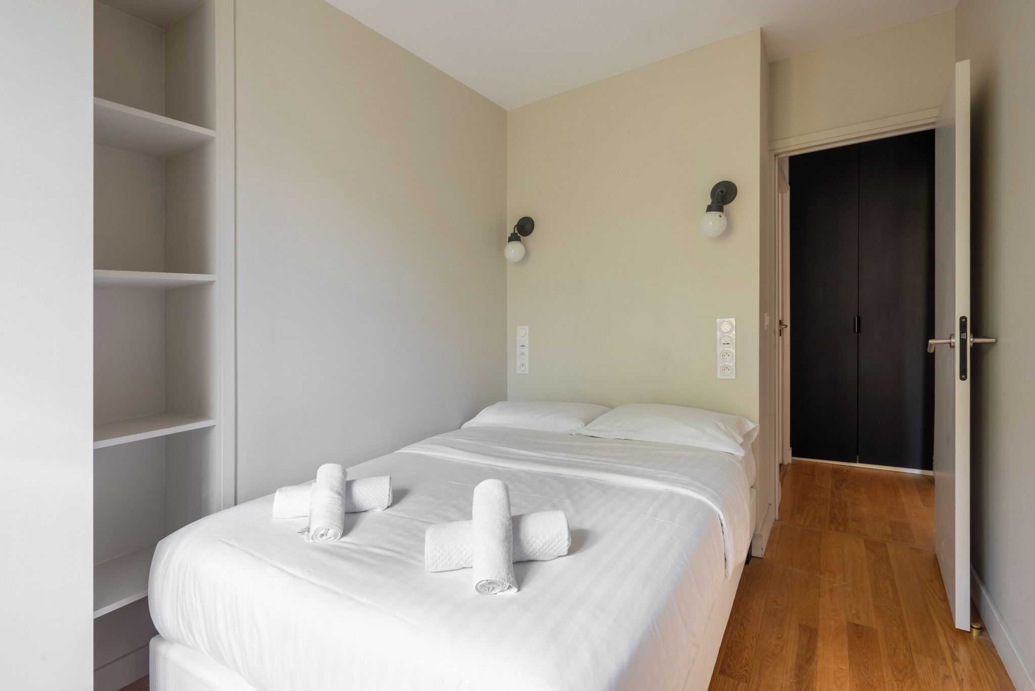 1 bedroom, internet, bed sheets