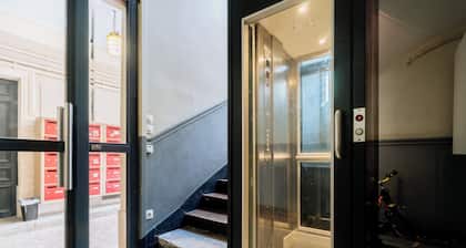 Bright and stylish Paris apartment