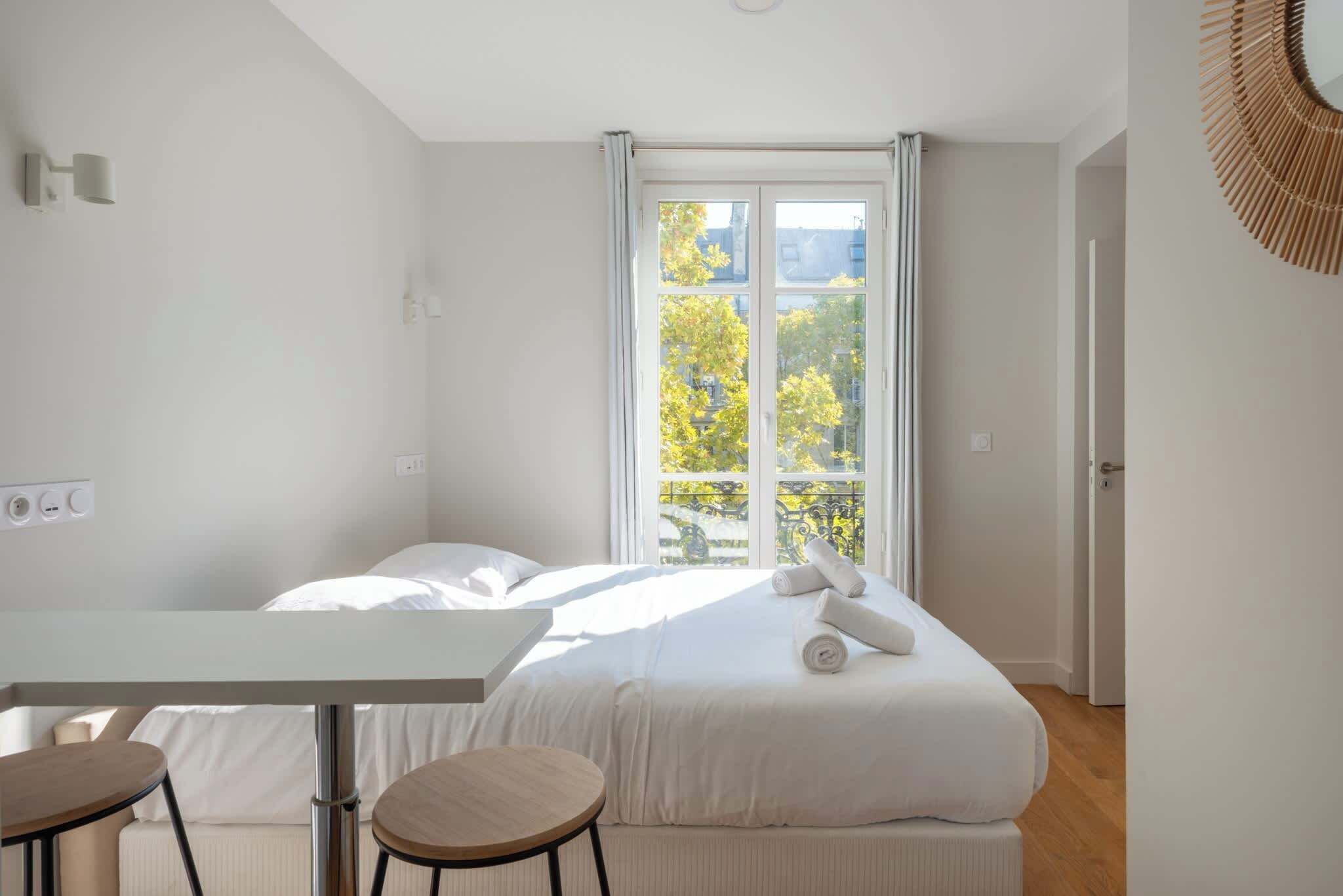 1 bedroom, internet, bed sheets