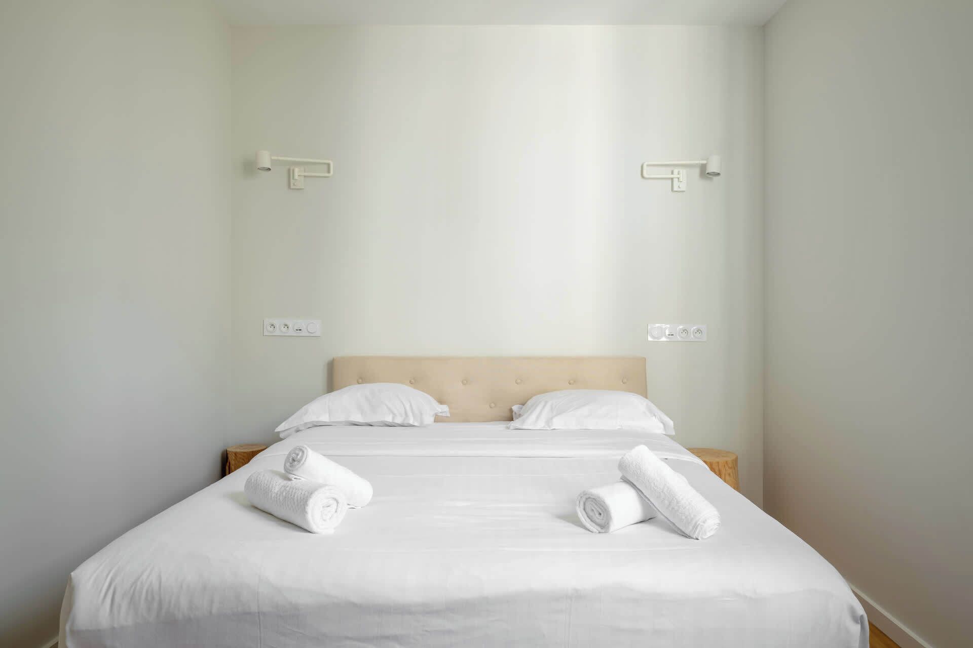2 chambres, fer et planche à repasser, accès Internet, draps fournis