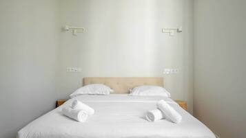2 chambres, fer et planche à repasser, accès Internet, draps fournis
