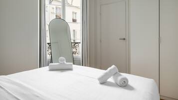 2 chambres, fer et planche à repasser, accès Internet, draps fournis
