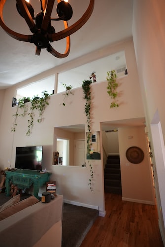 Cozy House + Adventure Pad to Downtown Denver or the Rockies