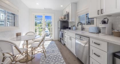 Magnolia Cottage near West Seattle's Alki Beach