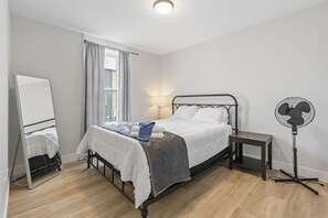 2 bedrooms, iron/ironing board, free WiFi, bed sheets