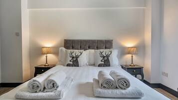 2 habitaciones, decoración personalizada y muebles diferentes