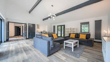 Cottage | Interior