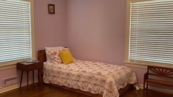 3 bedrooms, iron/ironing board, travel crib, free WiFi