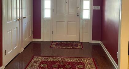 Historic Mt. Vernon House - Perfect family home, walking distance from downtown