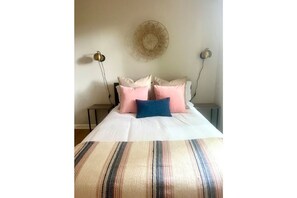 Room - Charming Home close to downtown Kirkland (Kirkland)