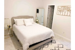 Room - ::RARE FIND:: 3 Bd Apt. On the expressway (San Juan)