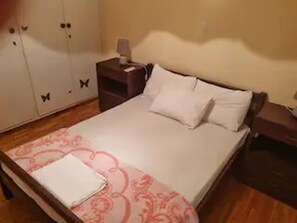 Apartment, 1 Queen-Bett | 1 Schlafzimmer, kostenloses WLAN, Bettwäsche